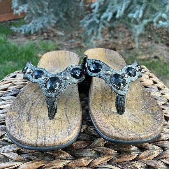 Orthaheel Women's Black Beaded Orthotic Comfort Flip Flops Sandals.  Size 9 - Picture 1 of 6